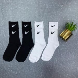 A Pair of Nike Everyday Cushioned Training Crew Socks